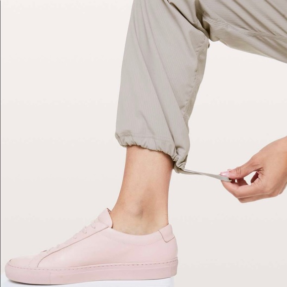 Lululemon Studio Pants III, Lined, Regular, size 4 - Picture 3 of 7